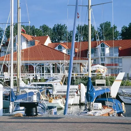 E 221, Alte Werft 24 *